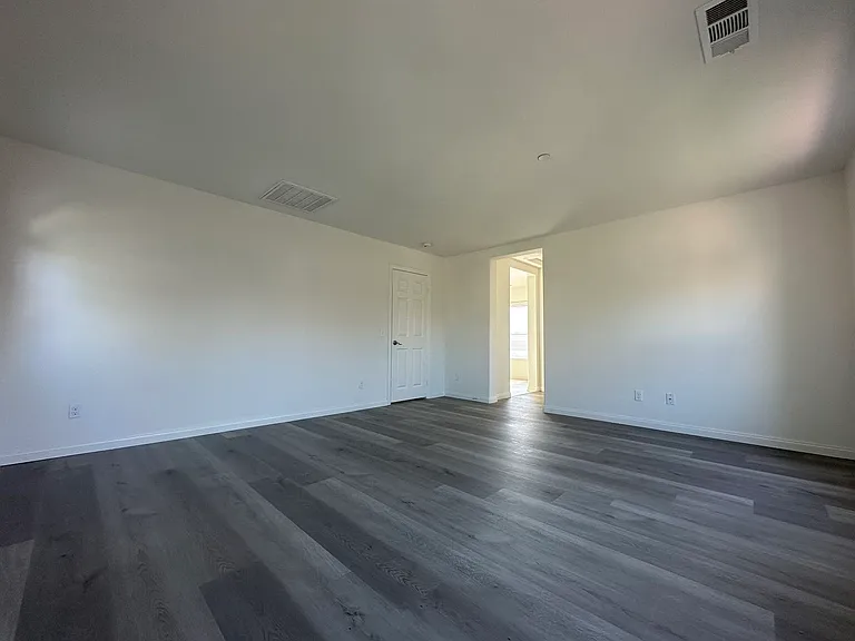 13100 Irisbend Ave — Photo 4