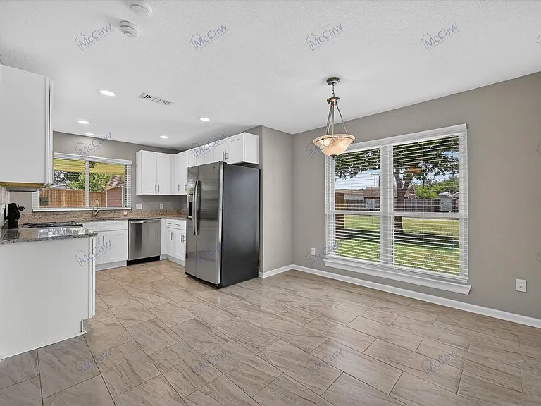 5708 Stone Dr — Photo 6