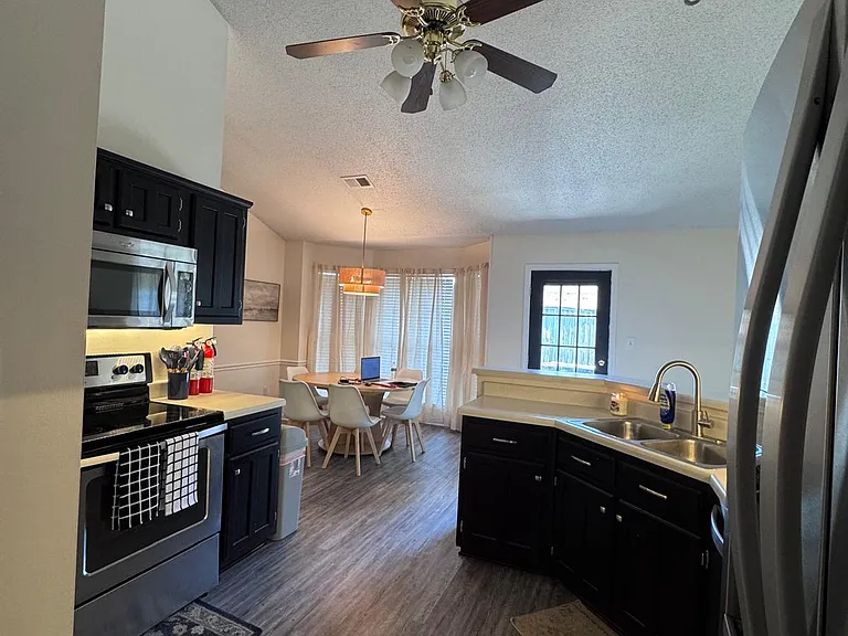 7503 Hunters Hollow Ln — Photo 15