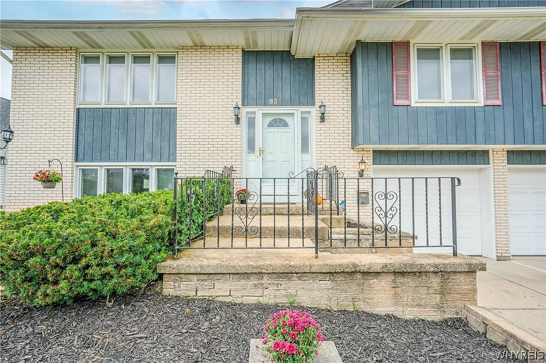 3 bed, 2.0 bath, 2100 sqft, $3,495 — Photo 4
