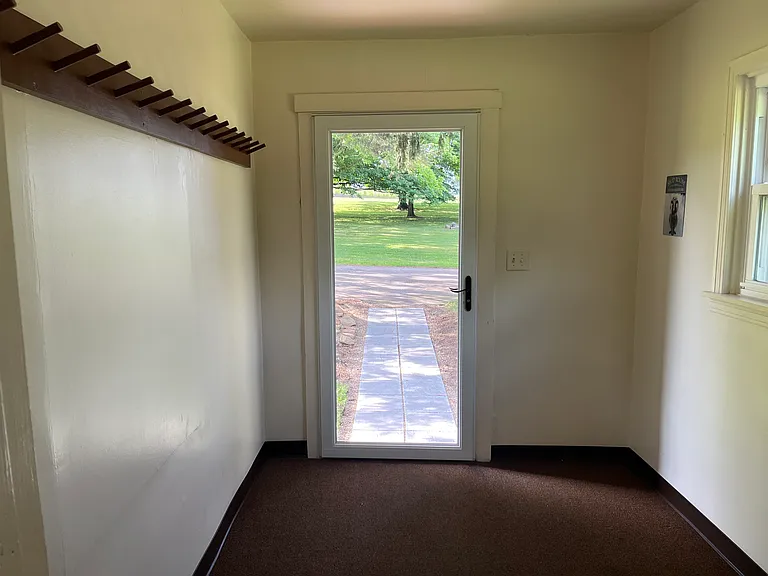 539 1/2 Scott Ridge Rd — Photo 3