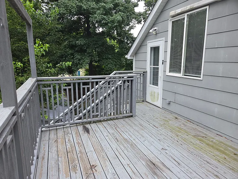 604 Florence Ave — Photo 3