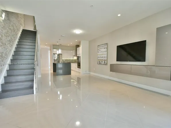 10305 NW 63rd Ter APT 209, Doral, FL 33178