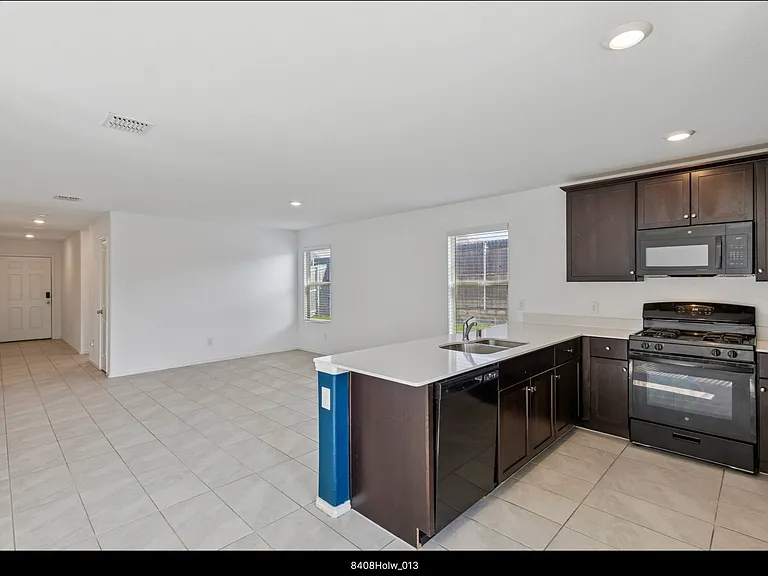 8408 Hollow Bend St — Photo 4