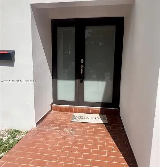 325 Menores Ave — Photo 3