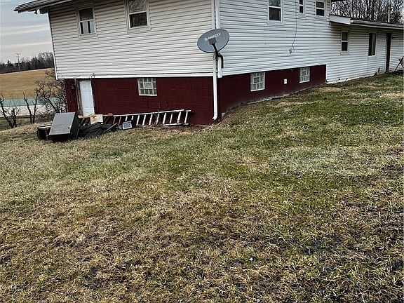 3rd image of 343 Vanderbilt Rd