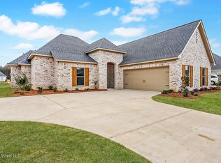 1010 Kensington Dr, Flowood, MS 39232