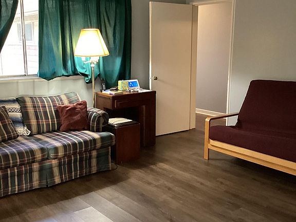 5th image of 1224 Oak Ridge Dr