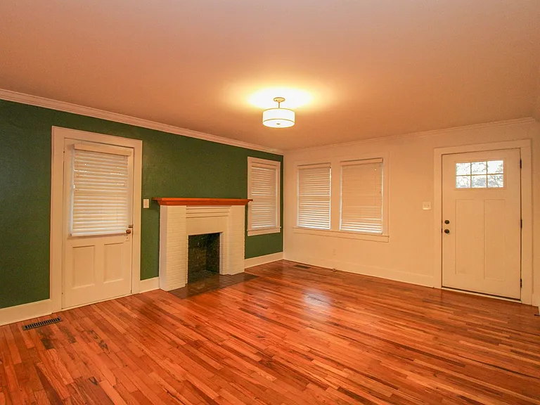 426 Rogers St — Photo 7