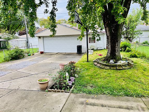 3rd image of 4440 Oak Park Ave