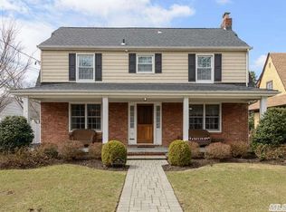 44 Stevens Ave, West Hempstead, NY 11552