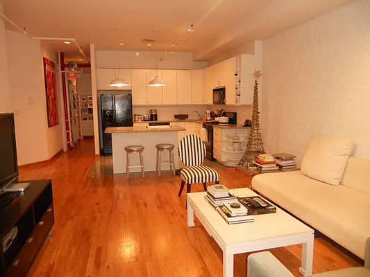 Rented by The Loft Broker | media 30