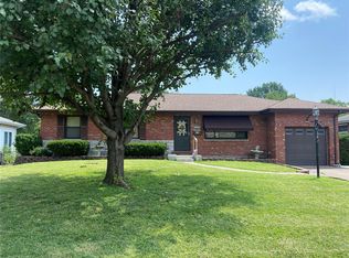 9522 Howerton Dr, Saint Louis, MO 63123