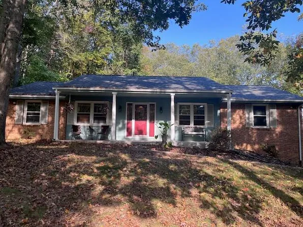 7049 Crown Rd, Roanoke, VA 24018