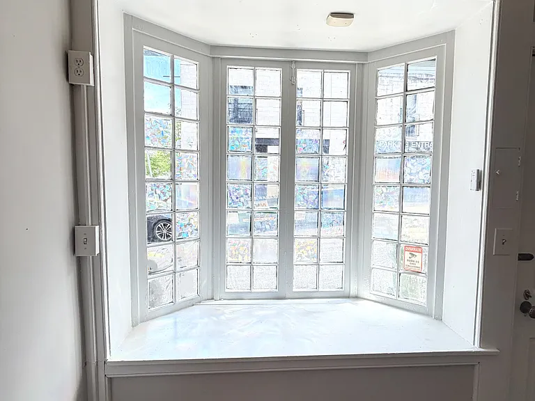 22 E Hamilton St — Photo 2