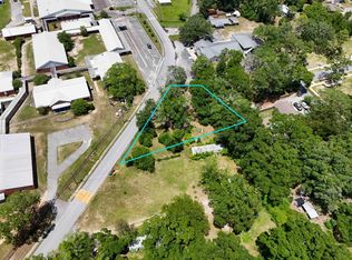 463 Kylea Laird Dr, Freeport, FL 32439