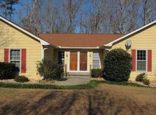 140 Catherine Ln, Fayetteville, GA