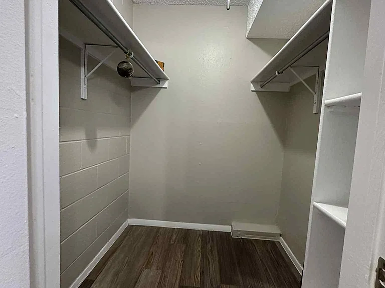 Walk in closet