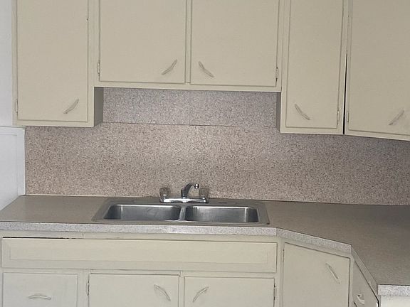 4th image of 502 N Saint Francis Cabrini Ave APT 1