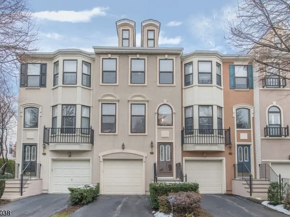 405 Manchester Dr, Nutley, NJ 07110