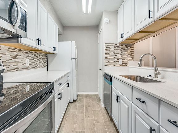 2nd image of 2627 Douglas Ave APT 130
