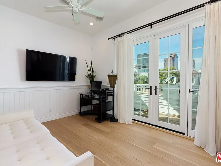 10810 Wilkins Ave — Photo 23
