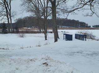 11571 Clearwater Dr, Fenton, MI 48430