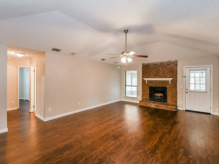 8468 Hamden Rd — Photo 3