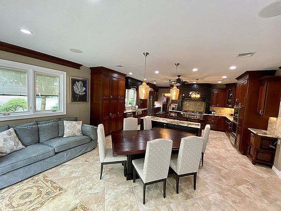 Kitchen/Breakfast nook