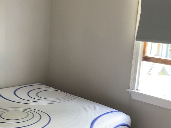 5th image of 135 Ridgeley Ave #3