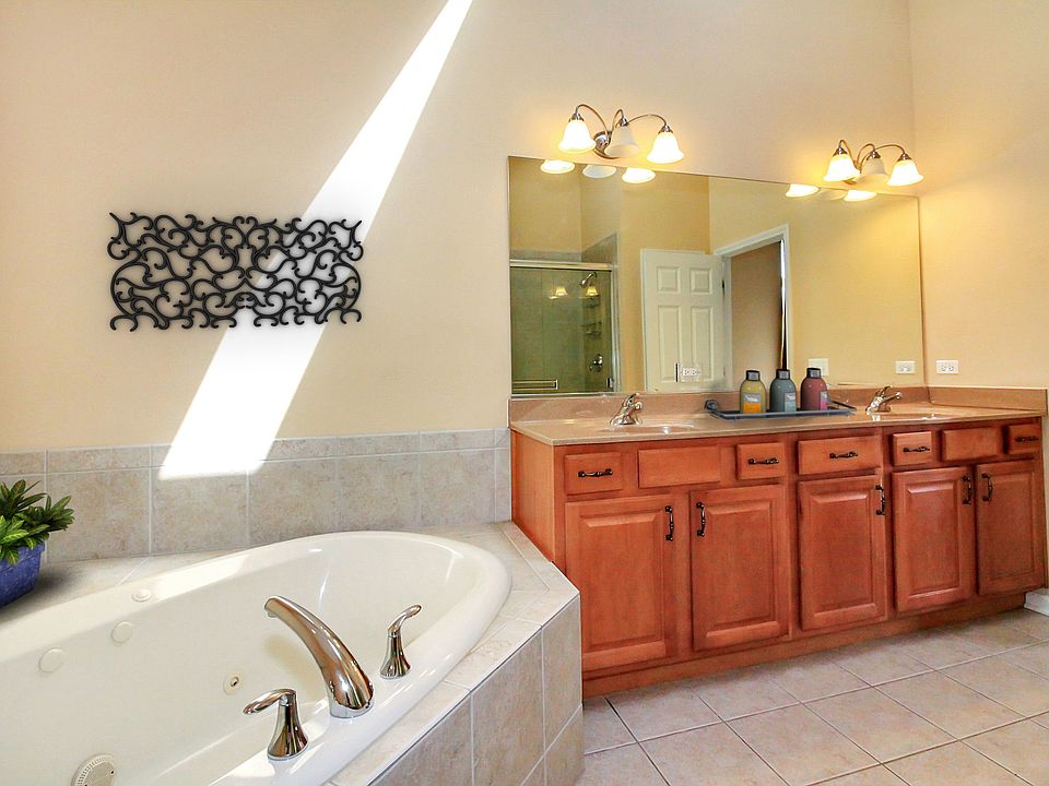 1st image of 11965 S Winterberry Ln
