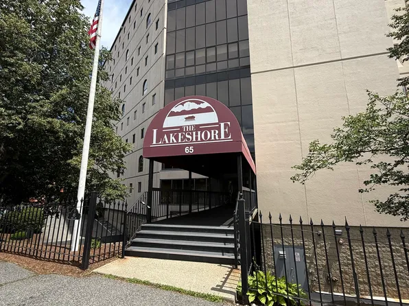 65 Lake Ave, Worcester, MA