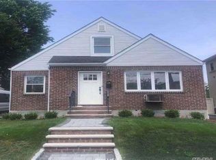 16053 20th Rd, Flushing, NY 11357