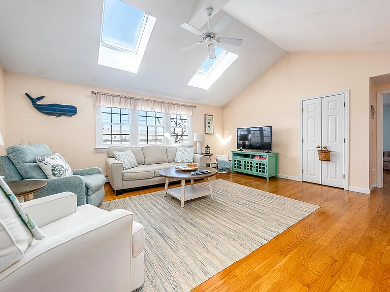 78 Center St #2-14 — Photo 1