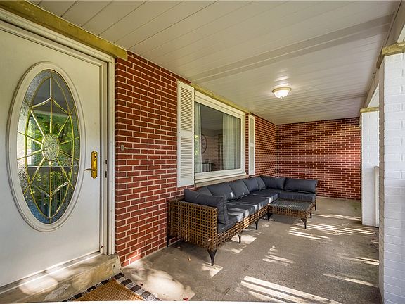 3rd image of 2724 20th Street Ext