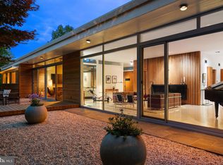 2533 N Ridgeview Rd, Arlington, VA 22207