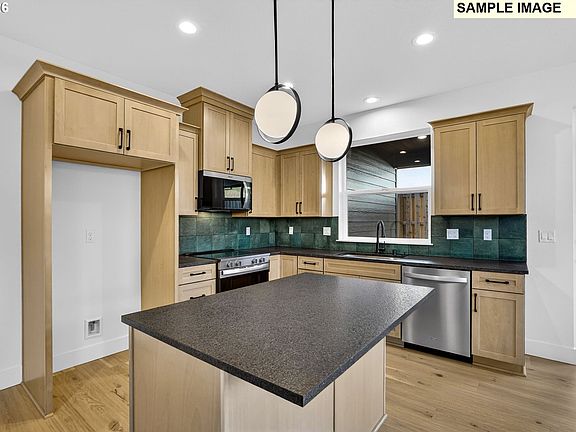 5th image of 2575 NE Justus Ave #22