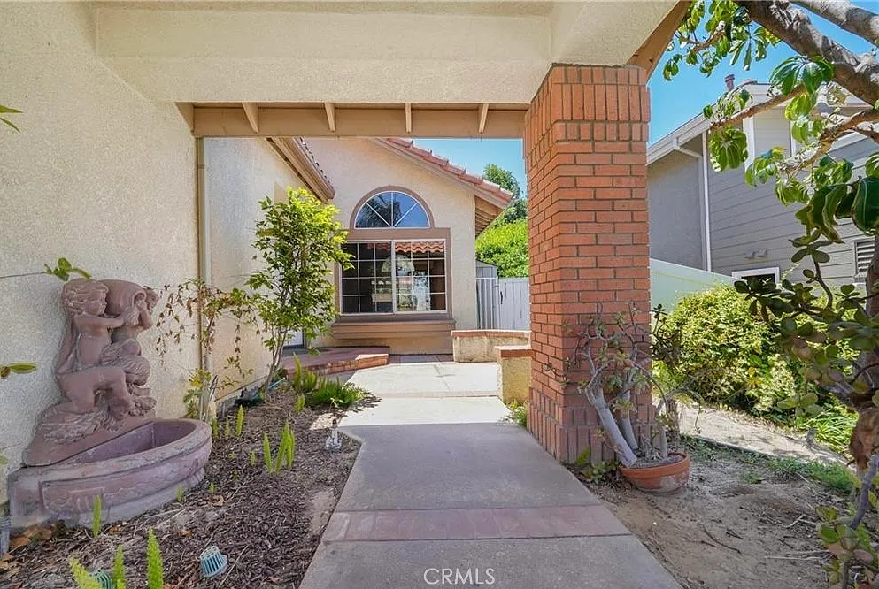 1 bed, 2544 sqft, $950 — Photo 2