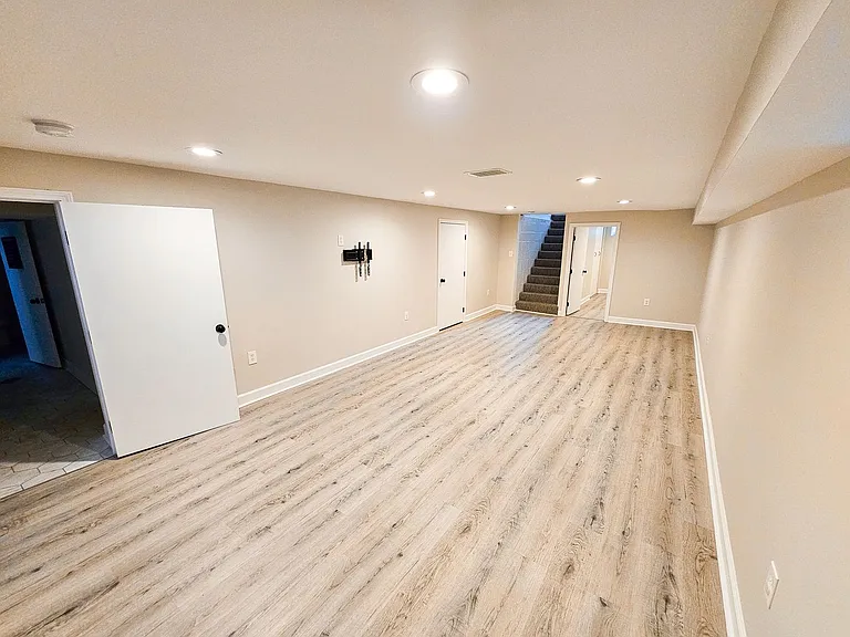 6024 Hillside Avenue East Dr — Photo 32