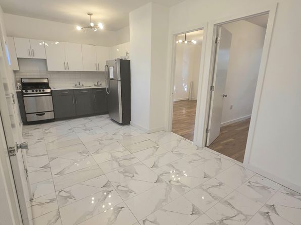 1371 41st St #2R