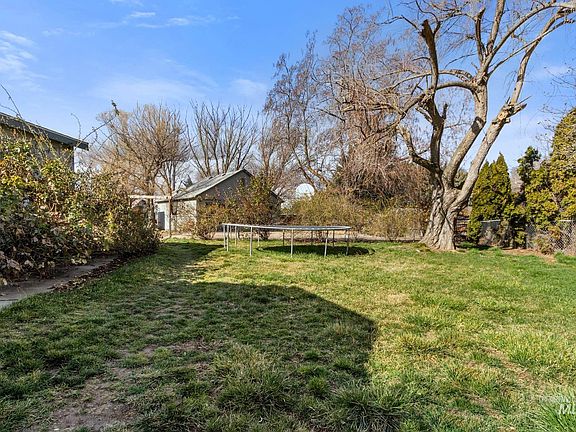 3rd image of 5212 Nez Perce Rd