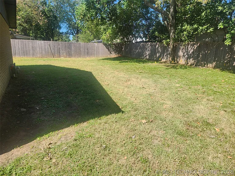 122 W Kent St — Photo 18