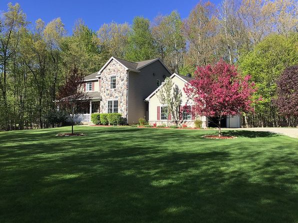 3135 Walnut Hls, Leonard, MI 48367