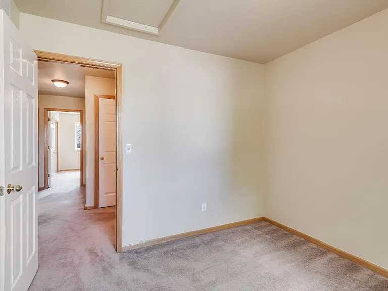 883 Emerald Dr — Photo 18