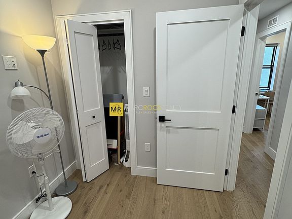 5th image of 193 Maverick St #2