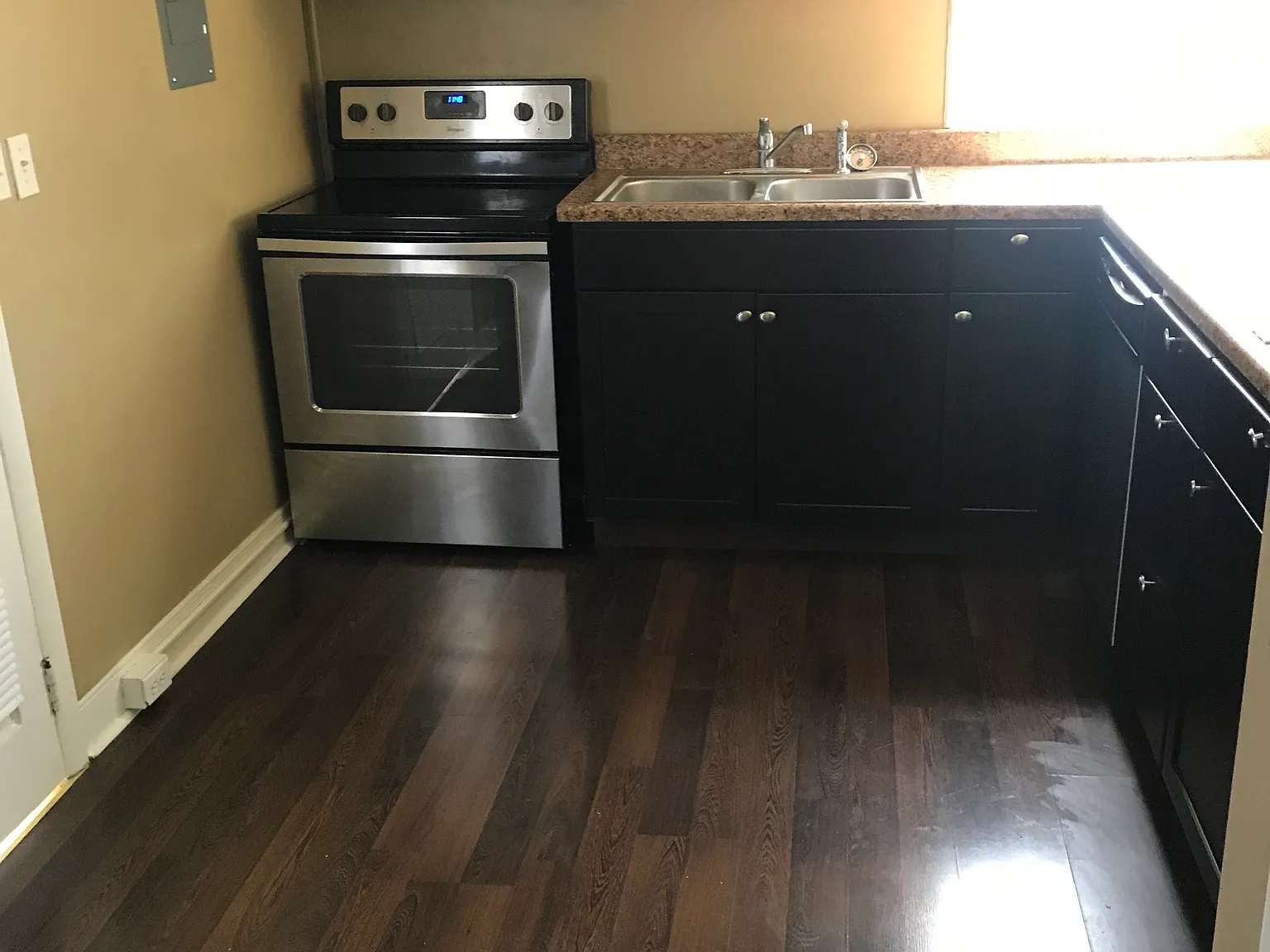 2 bed, 1000 sqft, $1,450 — Photo 3
