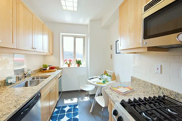 Rented by CompassRock Real Estate | media 15