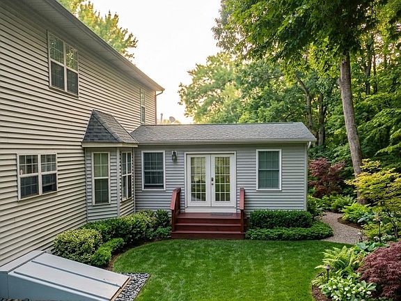2nd image of 4805 Ashford Pl