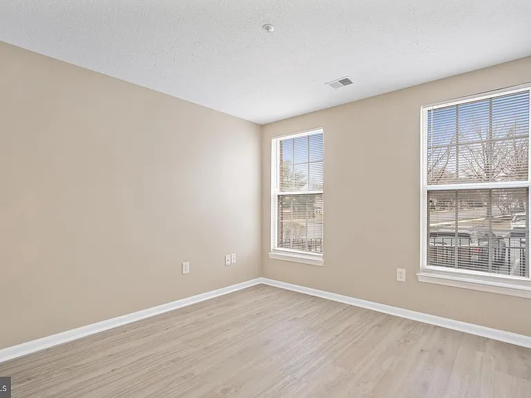 607 Himes Ave #104 — Photo 22