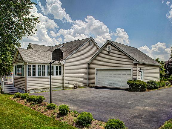 2nd image of 7205 Deer Lake Ln
